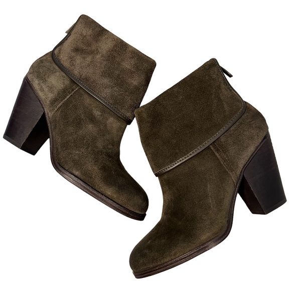 Vince Camuto Hamilton Italian Olive Green Suede Booties Size 7 EUC - Picture 3 of 7